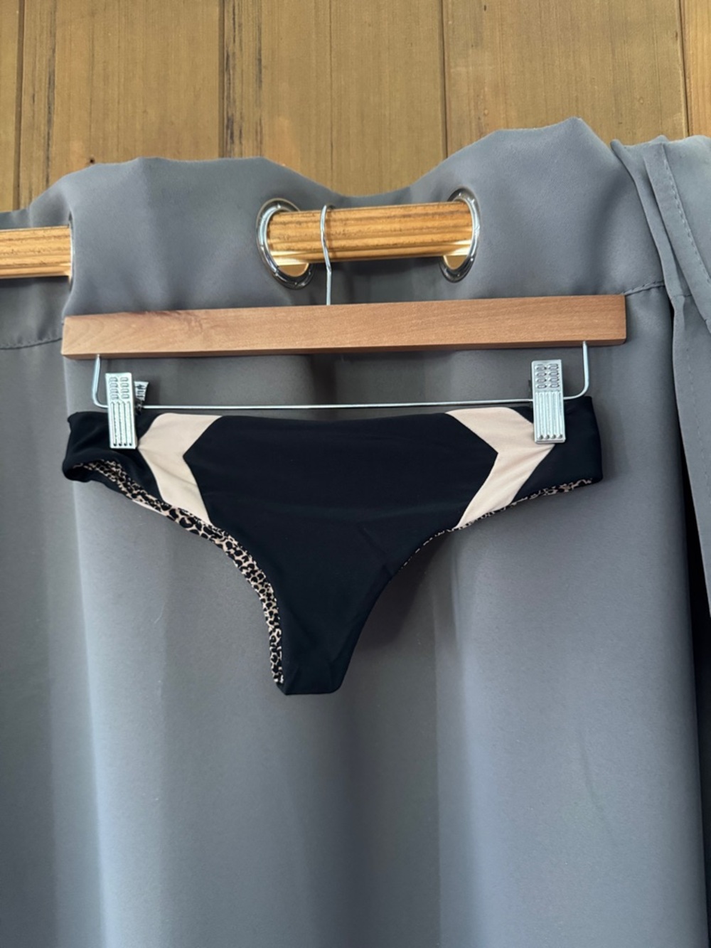 Acacia Bottoms